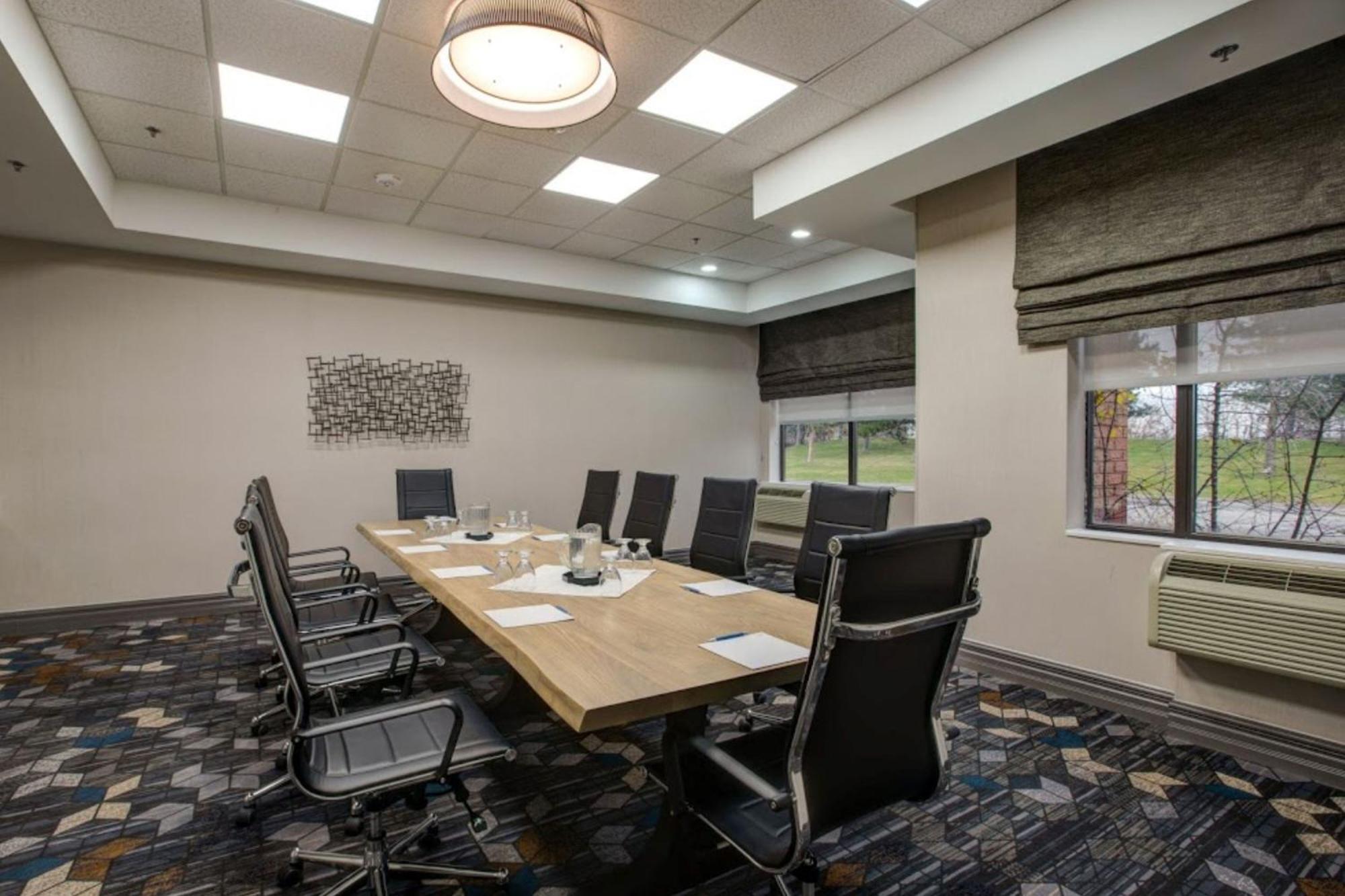 Four Points By Sheraton St. Catharines Niagara Suites Thorold Exterior photo