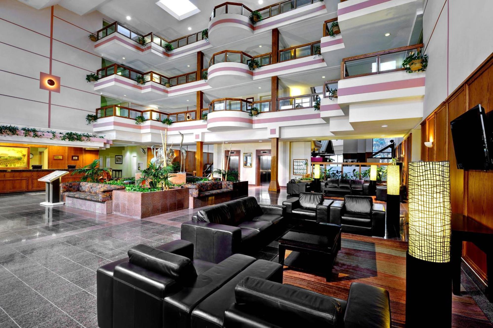 Four Points By Sheraton St. Catharines Niagara Suites Thorold Exterior photo