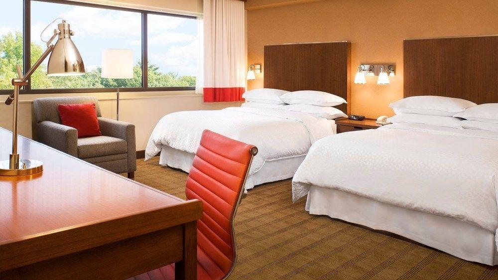 Four Points By Sheraton St. Catharines Niagara Suites Thorold Exterior photo