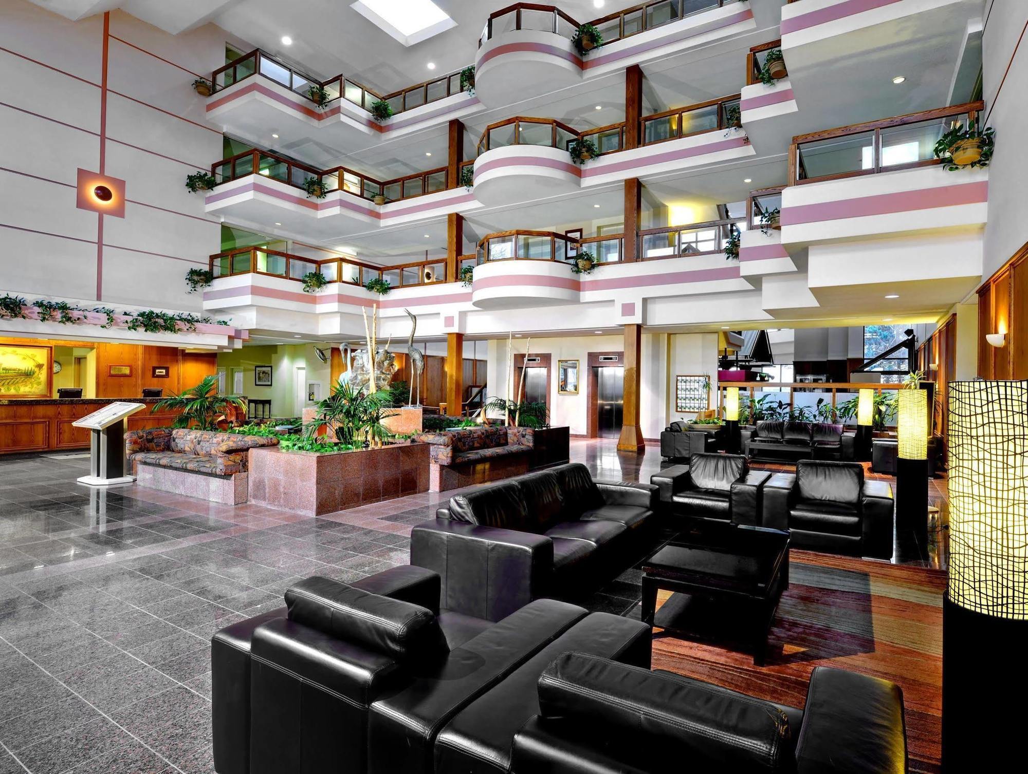 Four Points By Sheraton St. Catharines Niagara Suites Thorold Exterior photo